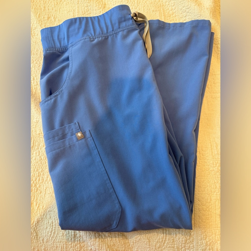 Figs Women’s Ciel Blue Straight Cargo Scrub Pants